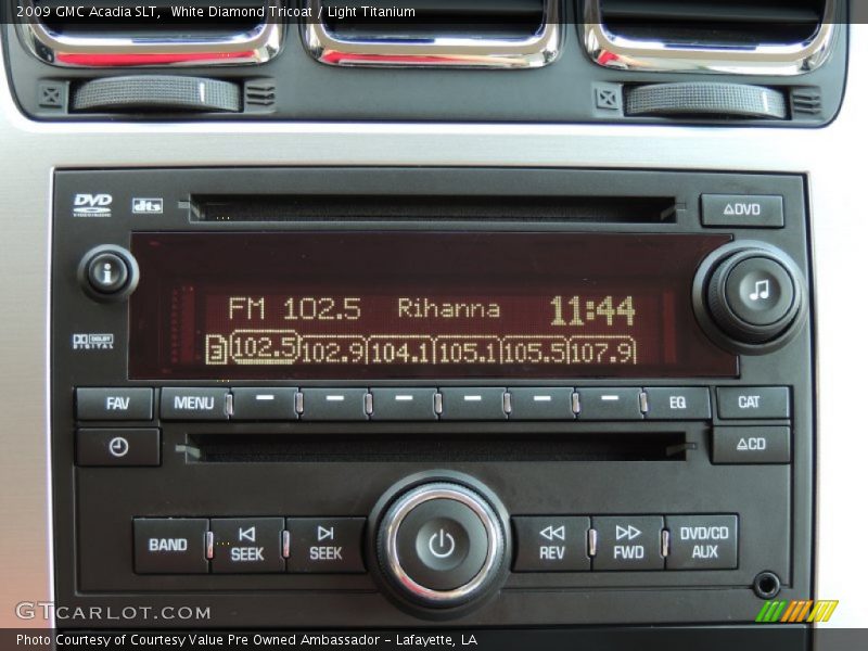 White Diamond Tricoat / Light Titanium 2009 GMC Acadia SLT
