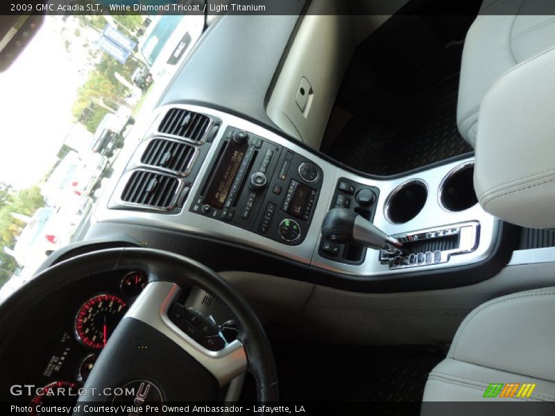 White Diamond Tricoat / Light Titanium 2009 GMC Acadia SLT
