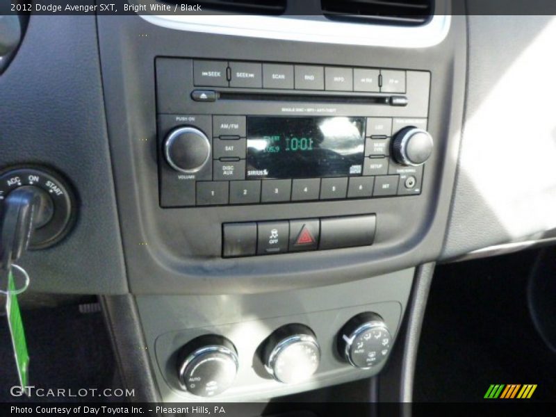 Bright White / Black 2012 Dodge Avenger SXT