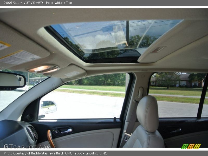 Polar White / Tan 2006 Saturn VUE V6 AWD