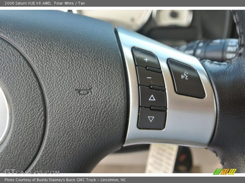 Polar White / Tan 2006 Saturn VUE V6 AWD