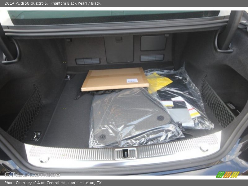  2014 S8 quattro S Trunk