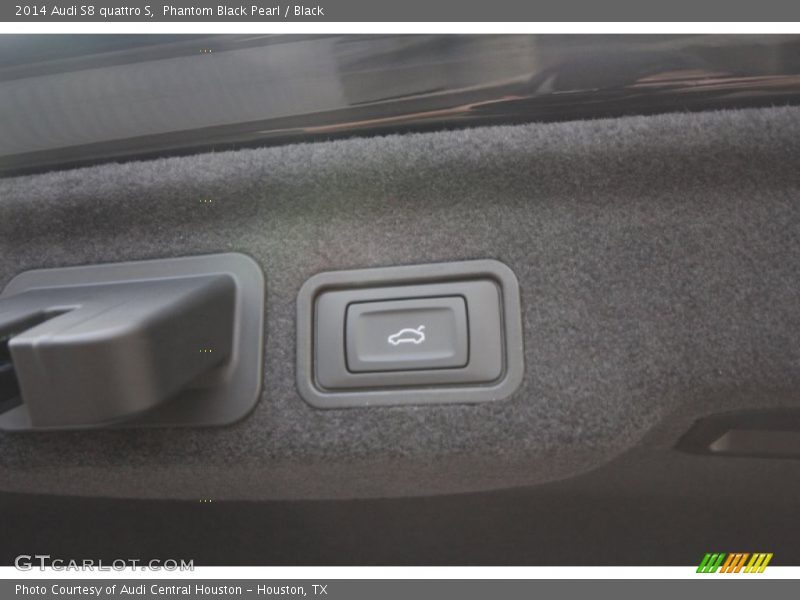 Phantom Black Pearl / Black 2014 Audi S8 quattro S