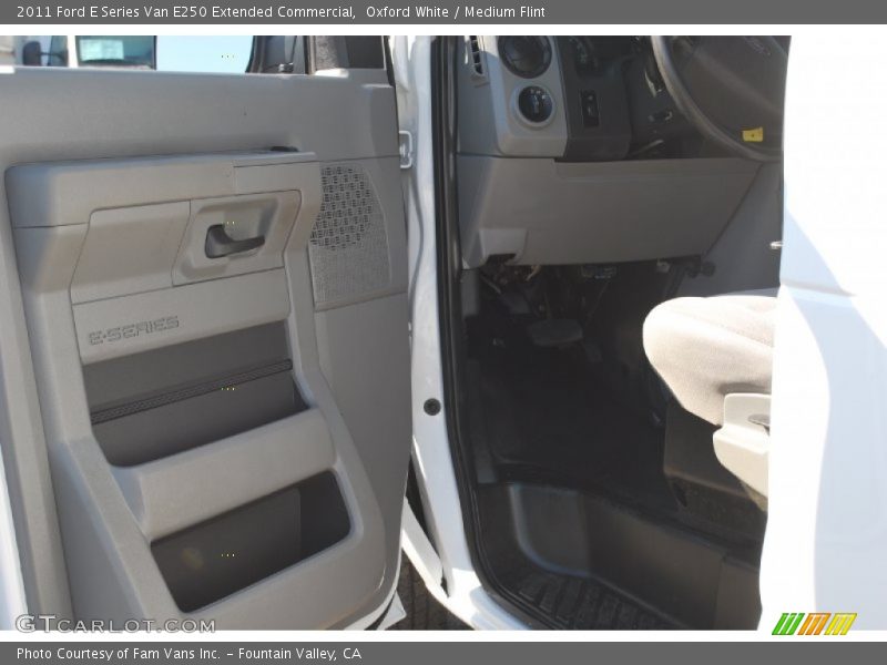 Oxford White / Medium Flint 2011 Ford E Series Van E250 Extended Commercial