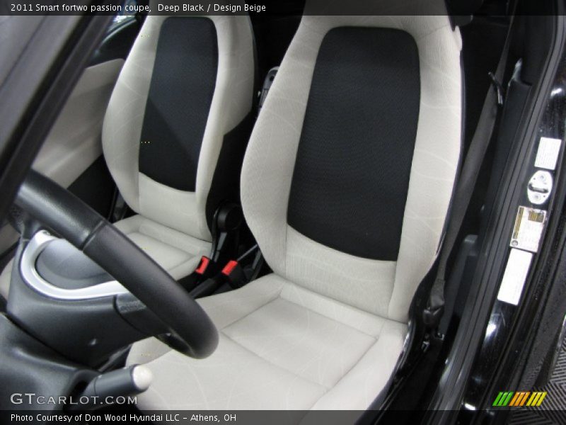 Front Seat of 2011 fortwo passion coupe