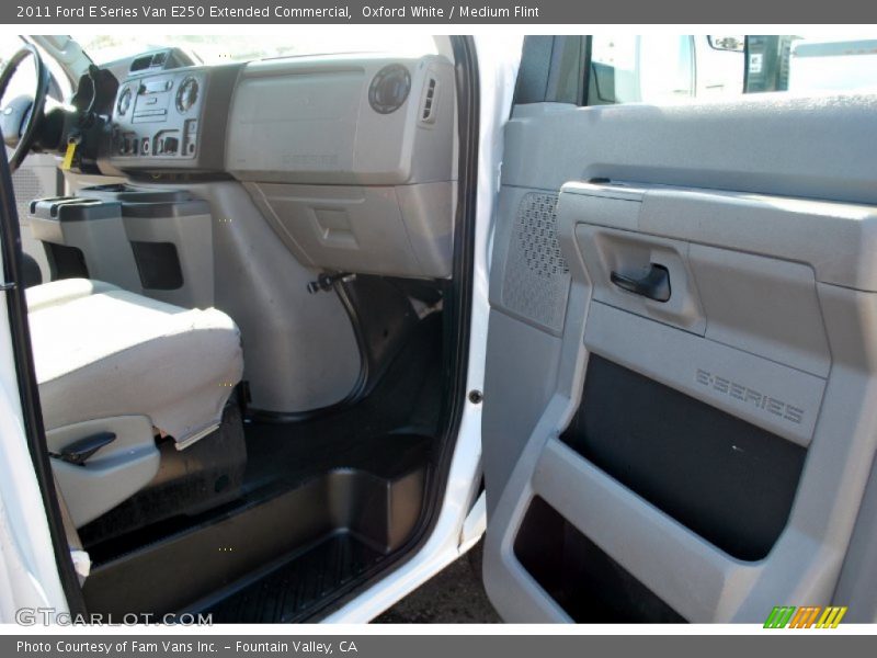 Oxford White / Medium Flint 2011 Ford E Series Van E250 Extended Commercial