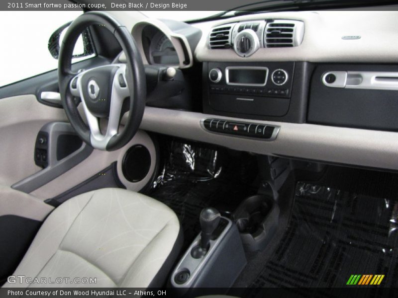 Dashboard of 2011 fortwo passion coupe