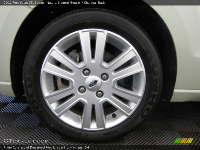 Natural Neutral Metallic / Charcoal Black 2011 Ford Focus SEL Sedan