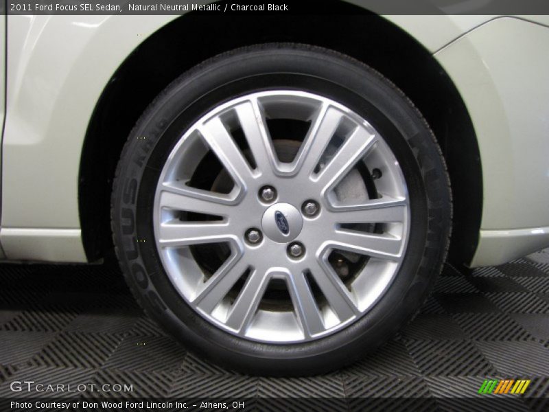 Natural Neutral Metallic / Charcoal Black 2011 Ford Focus SEL Sedan