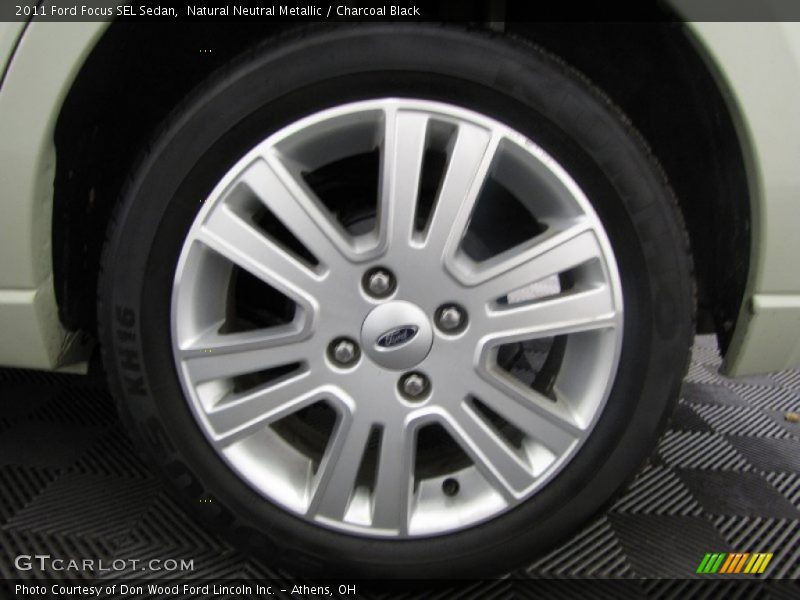Natural Neutral Metallic / Charcoal Black 2011 Ford Focus SEL Sedan