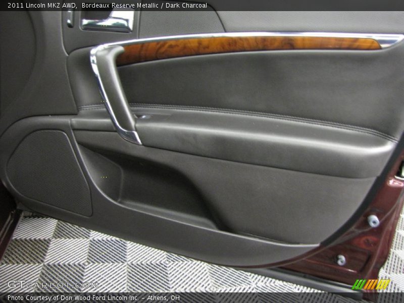 Bordeaux Reserve Metallic / Dark Charcoal 2011 Lincoln MKZ AWD