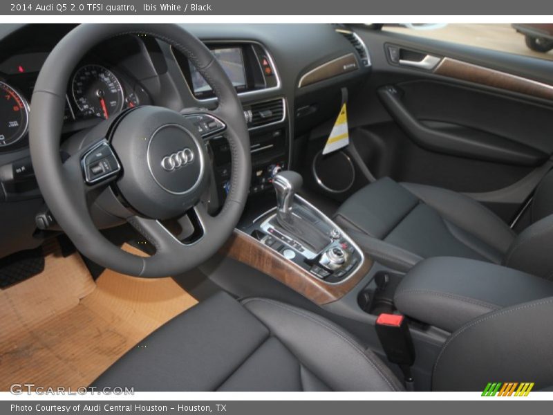 Ibis White / Black 2014 Audi Q5 2.0 TFSI quattro