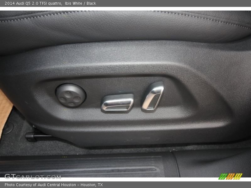 Ibis White / Black 2014 Audi Q5 2.0 TFSI quattro
