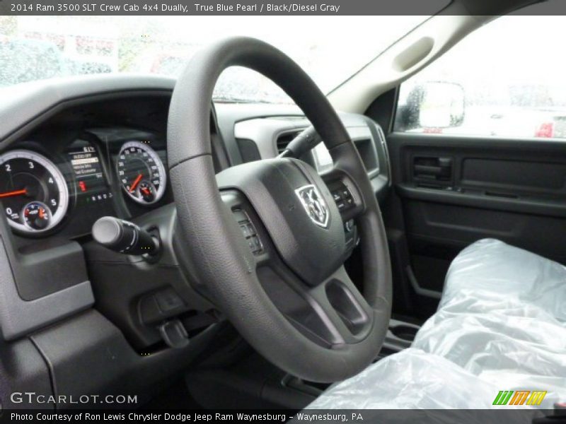  2014 3500 SLT Crew Cab 4x4 Dually Steering Wheel