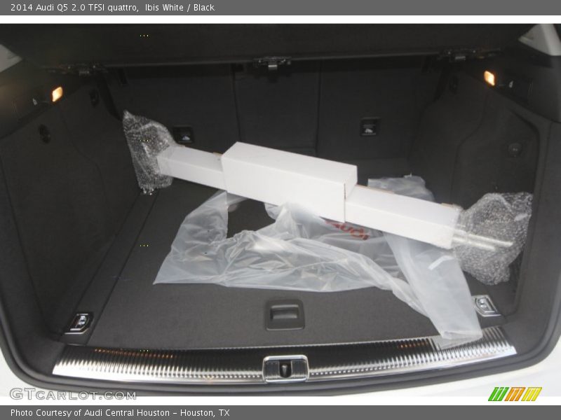 Ibis White / Black 2014 Audi Q5 2.0 TFSI quattro