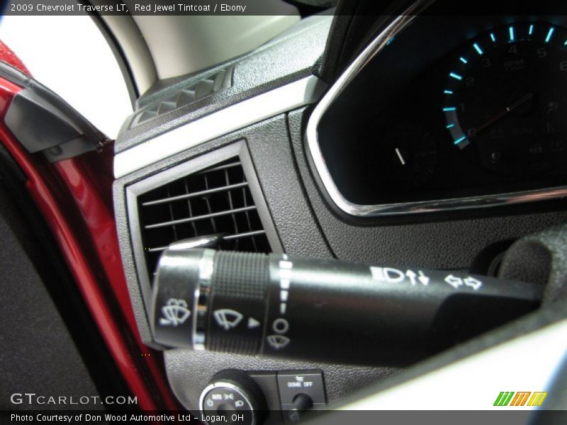 Red Jewel Tintcoat / Ebony 2009 Chevrolet Traverse LT