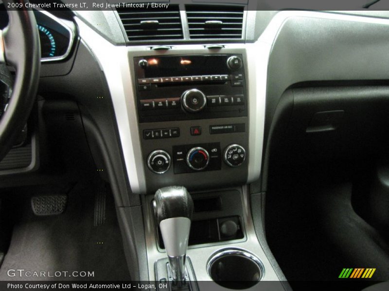 Red Jewel Tintcoat / Ebony 2009 Chevrolet Traverse LT