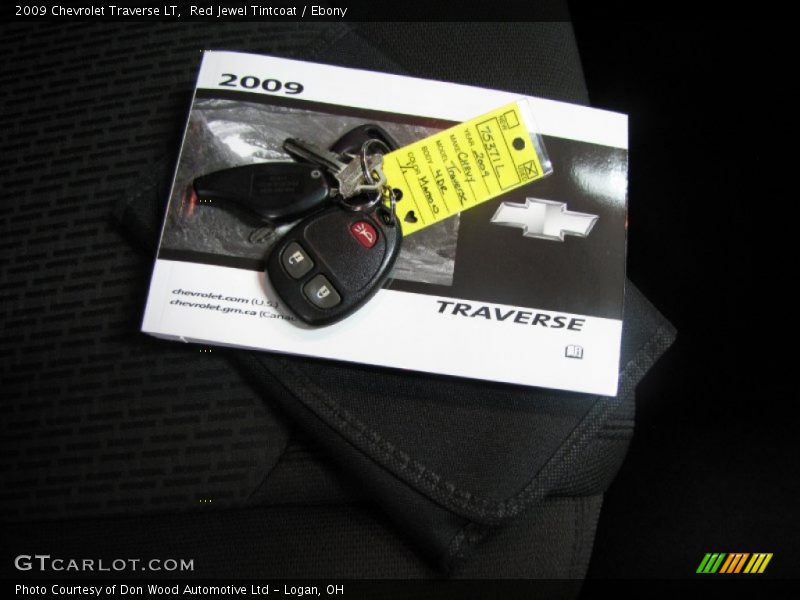 Red Jewel Tintcoat / Ebony 2009 Chevrolet Traverse LT