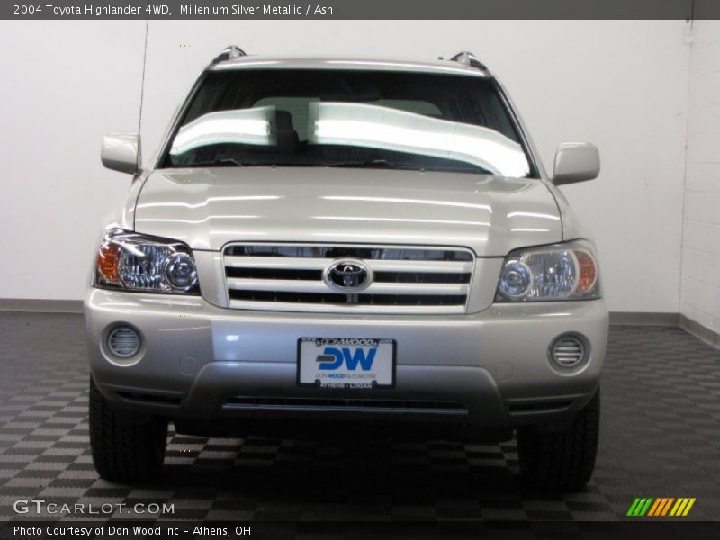 Millenium Silver Metallic / Ash 2004 Toyota Highlander 4WD