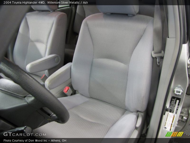 Millenium Silver Metallic / Ash 2004 Toyota Highlander 4WD