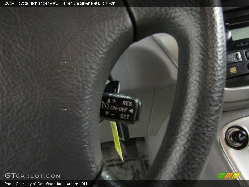 Millenium Silver Metallic / Ash 2004 Toyota Highlander 4WD