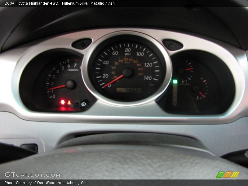 Millenium Silver Metallic / Ash 2004 Toyota Highlander 4WD
