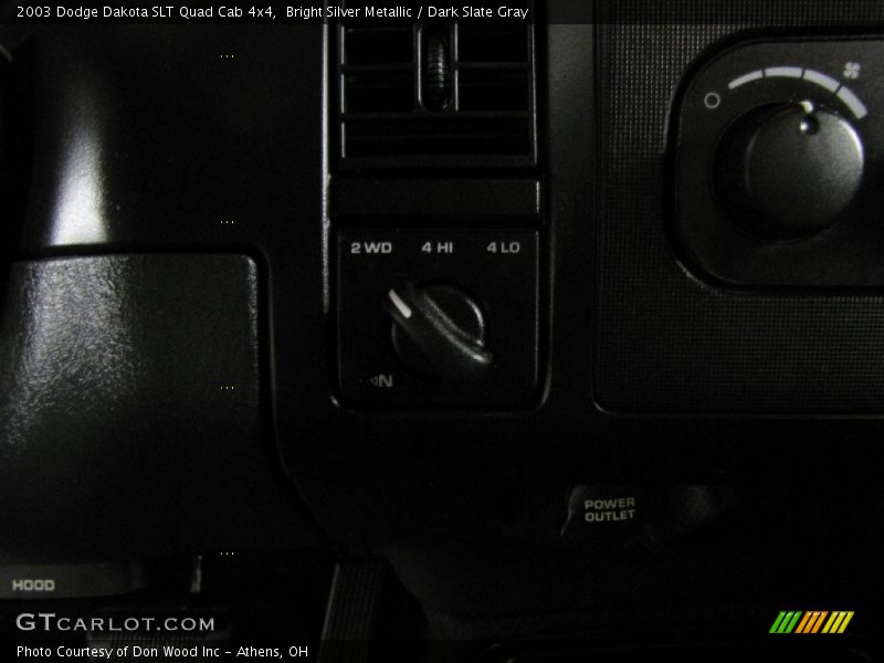 Bright Silver Metallic / Dark Slate Gray 2003 Dodge Dakota SLT Quad Cab 4x4