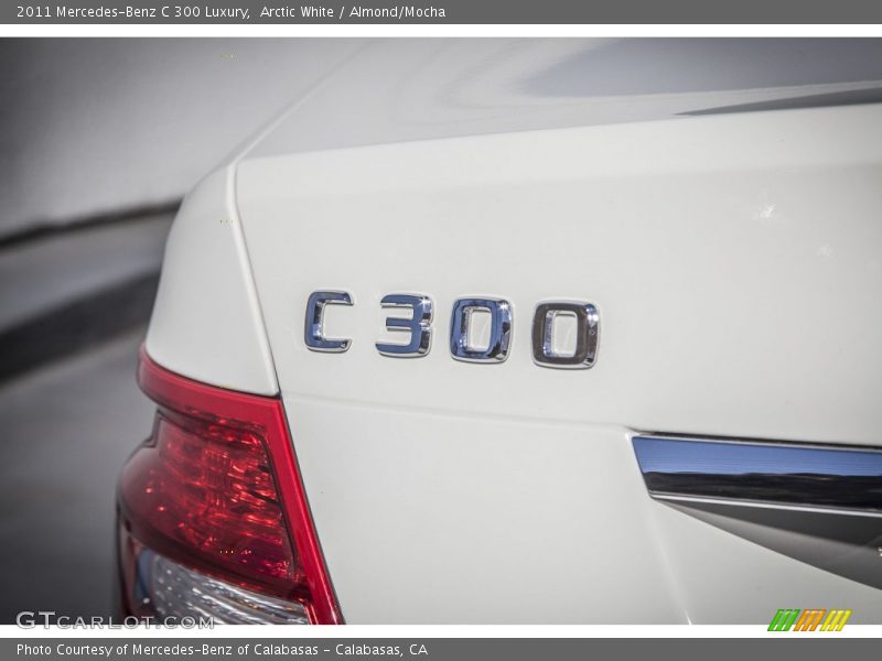 Arctic White / Almond/Mocha 2011 Mercedes-Benz C 300 Luxury