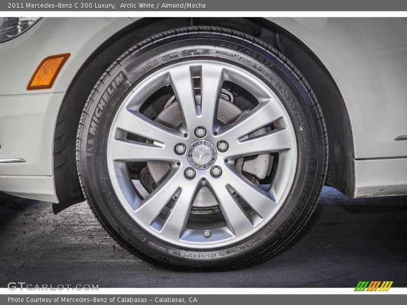 Arctic White / Almond/Mocha 2011 Mercedes-Benz C 300 Luxury