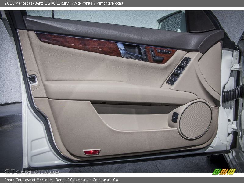 Arctic White / Almond/Mocha 2011 Mercedes-Benz C 300 Luxury