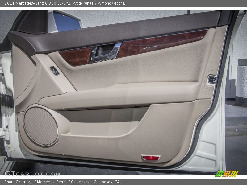 Arctic White / Almond/Mocha 2011 Mercedes-Benz C 300 Luxury