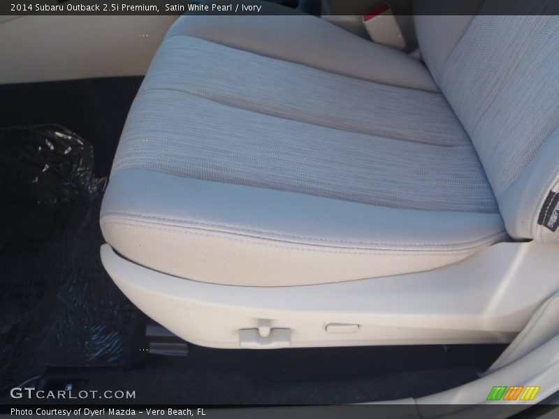 Satin White Pearl / Ivory 2014 Subaru Outback 2.5i Premium