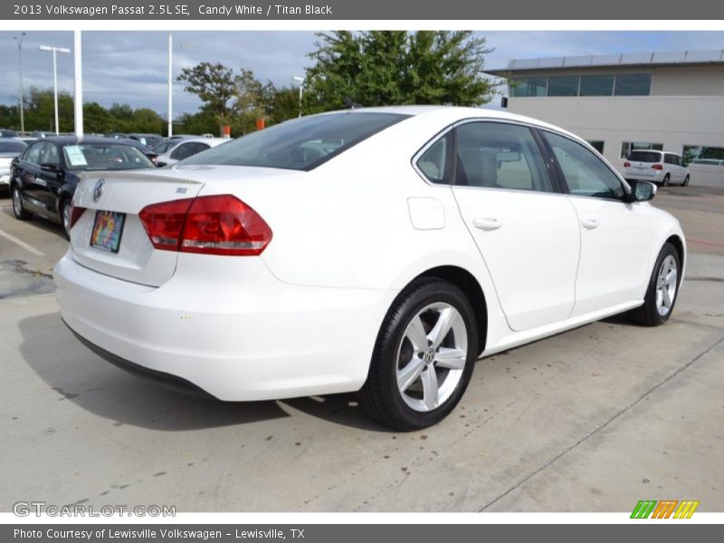 Candy White / Titan Black 2013 Volkswagen Passat 2.5L SE