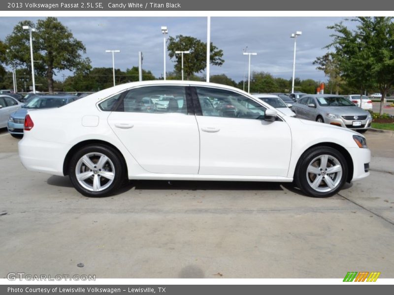 Candy White / Titan Black 2013 Volkswagen Passat 2.5L SE