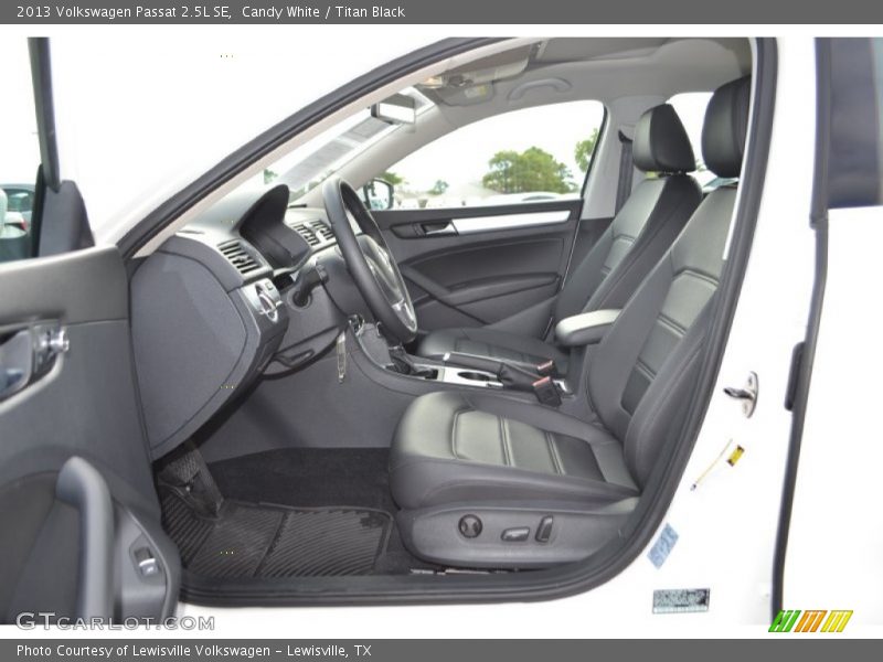 Candy White / Titan Black 2013 Volkswagen Passat 2.5L SE