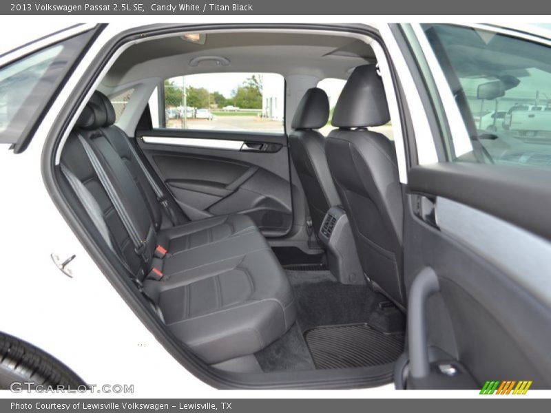 Candy White / Titan Black 2013 Volkswagen Passat 2.5L SE