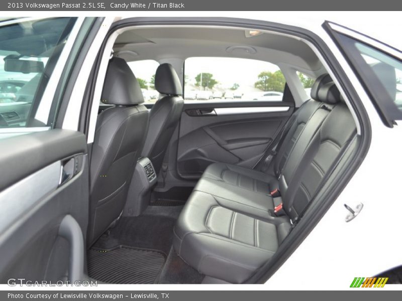 Candy White / Titan Black 2013 Volkswagen Passat 2.5L SE
