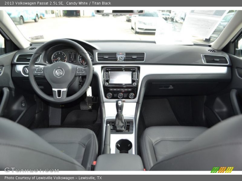 Candy White / Titan Black 2013 Volkswagen Passat 2.5L SE