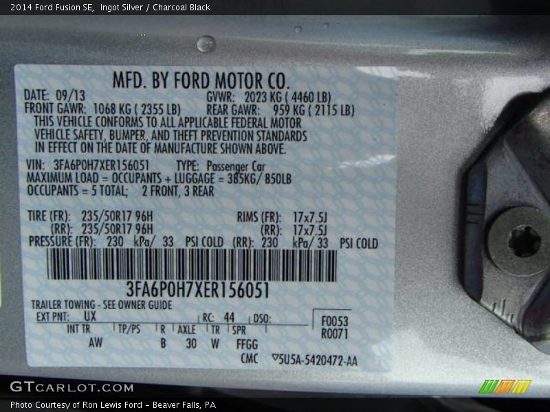 Ingot Silver / Charcoal Black 2014 Ford Fusion SE