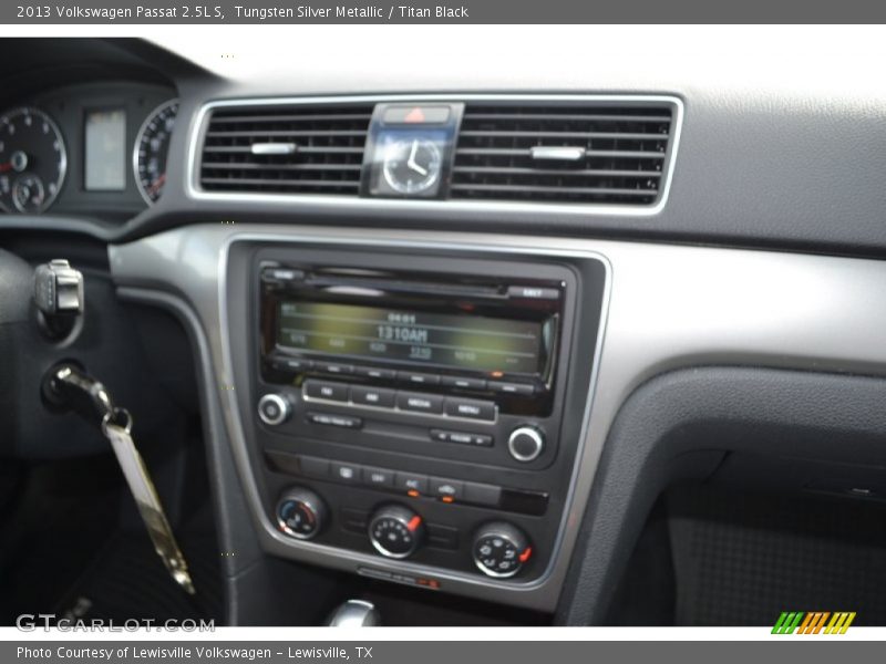 Tungsten Silver Metallic / Titan Black 2013 Volkswagen Passat 2.5L S