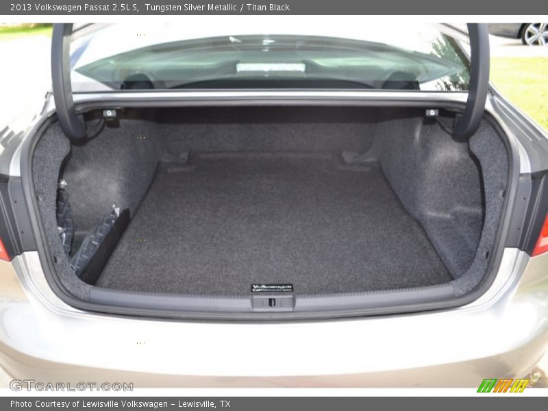 Tungsten Silver Metallic / Titan Black 2013 Volkswagen Passat 2.5L S