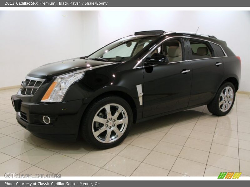 Front 3/4 View of 2012 SRX Premium