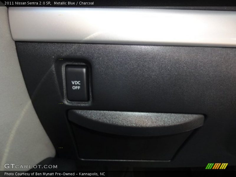 Metallic Blue / Charcoal 2011 Nissan Sentra 2.0 SR