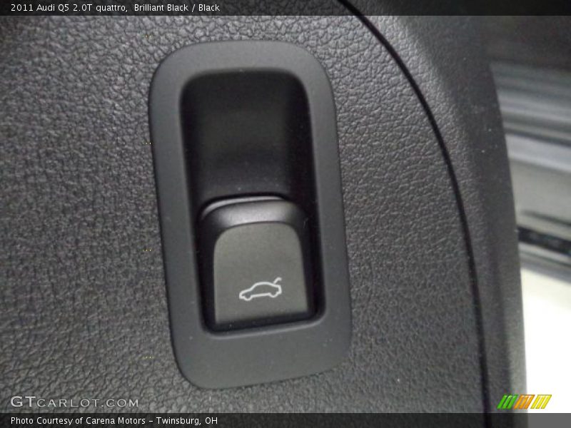 Brilliant Black / Black 2011 Audi Q5 2.0T quattro