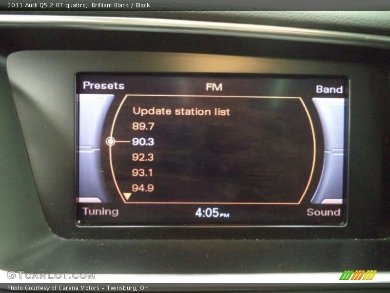 Brilliant Black / Black 2011 Audi Q5 2.0T quattro