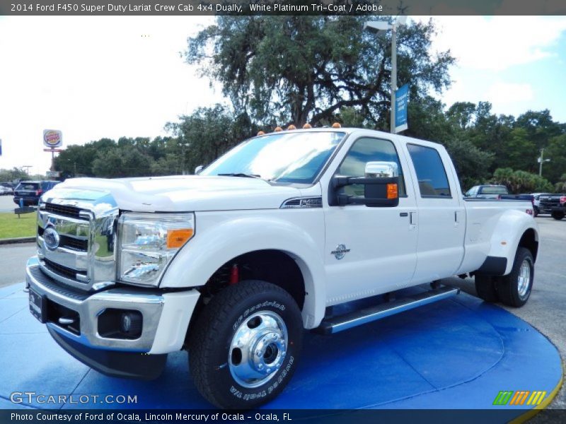 Front 3/4 View of 2014 F450 Super Duty Lariat Crew Cab 4x4 Dually