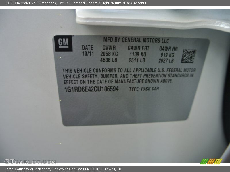 White Diamond Tricoat / Light Neutral/Dark Accents 2012 Chevrolet Volt Hatchback