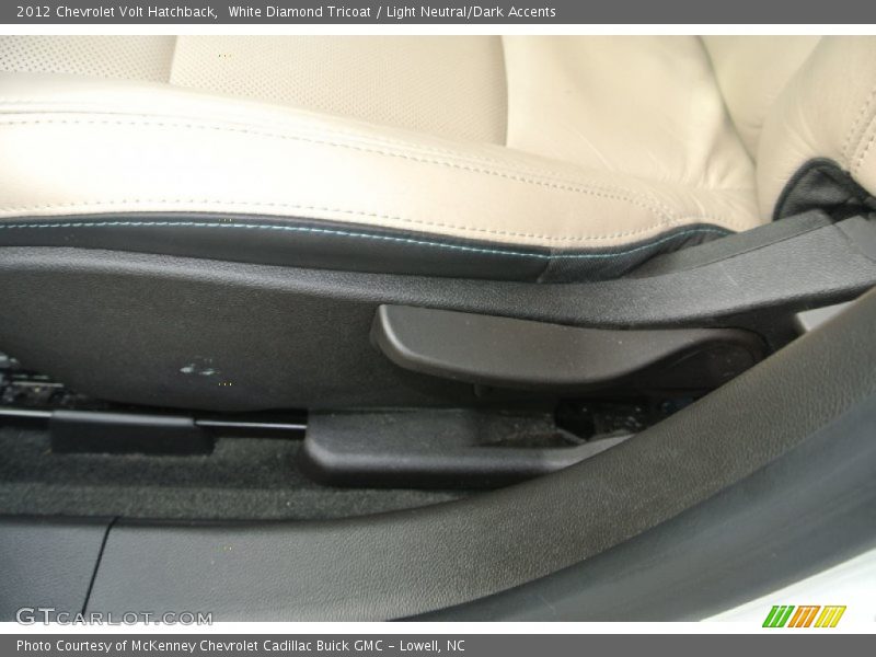 White Diamond Tricoat / Light Neutral/Dark Accents 2012 Chevrolet Volt Hatchback