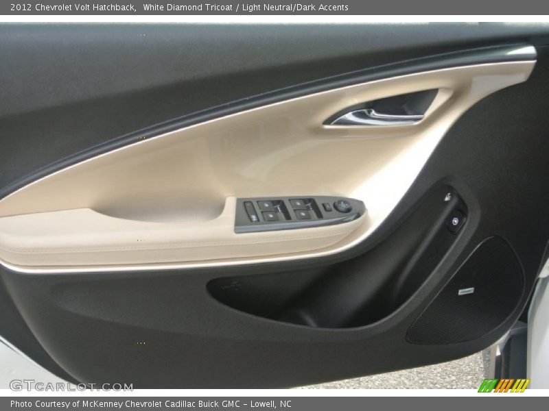 White Diamond Tricoat / Light Neutral/Dark Accents 2012 Chevrolet Volt Hatchback