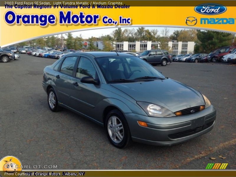 Light Tundra Metallic / Medium Graphite 2003 Ford Focus SE Sedan